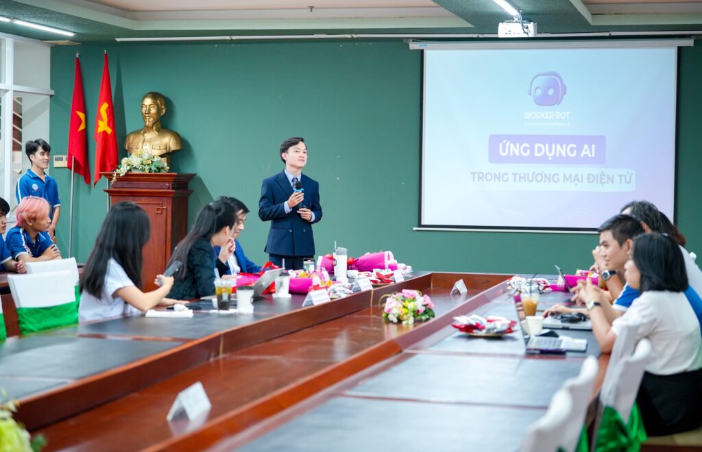 Công nhânBot Ứng dụng AI trong Thương mại điện tử cho sinh viên Trường Đại học Kinh tế – Kỹ thuật Bình Dương